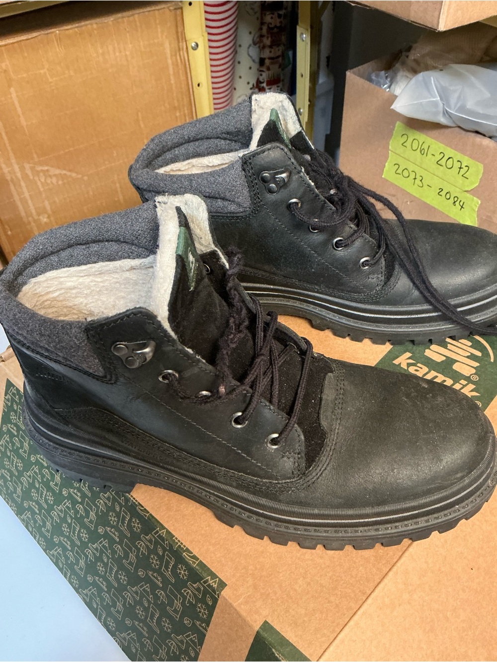 2399 - Kamik Tyson Mid Men's Black Leather Insulated Winter Boots Size 9